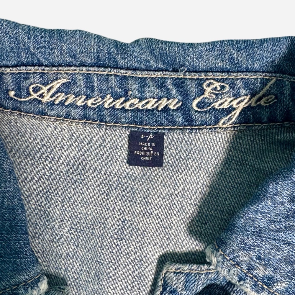 American Eagle Distressed Denim Jean Jacket Small Petite - Picture 4 of 4